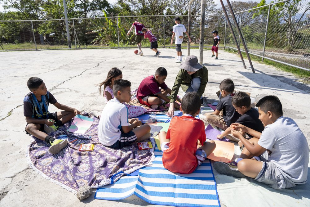 Niñez en taller de Educación Ambiental, Alajuelita.